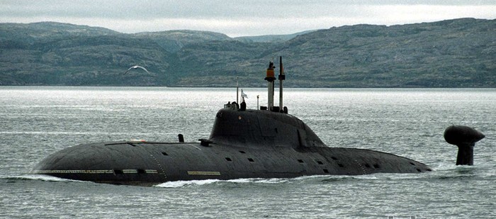 Con tàu cuối cùng thuộc dự án này là K-335 Gepard hạ thủy năm 1999 và được bàn giao cho Hạm đội Biển Bắc trong năm 2001. Những biến thể cải tiến sau này của tàu ngầm Shuka-B được NATO gọi là Akula cải tiến (Akhula–II, Aula-III).